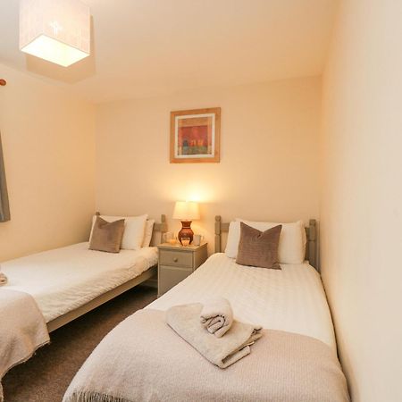 Roan Cottage Lydiard Millicent Bagian luar foto