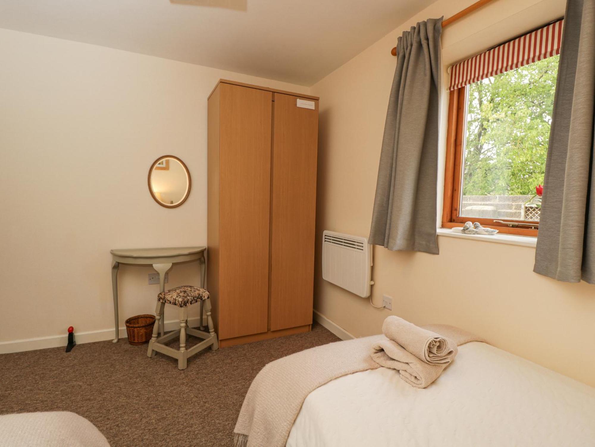 Roan Cottage Lydiard Millicent Bagian luar foto