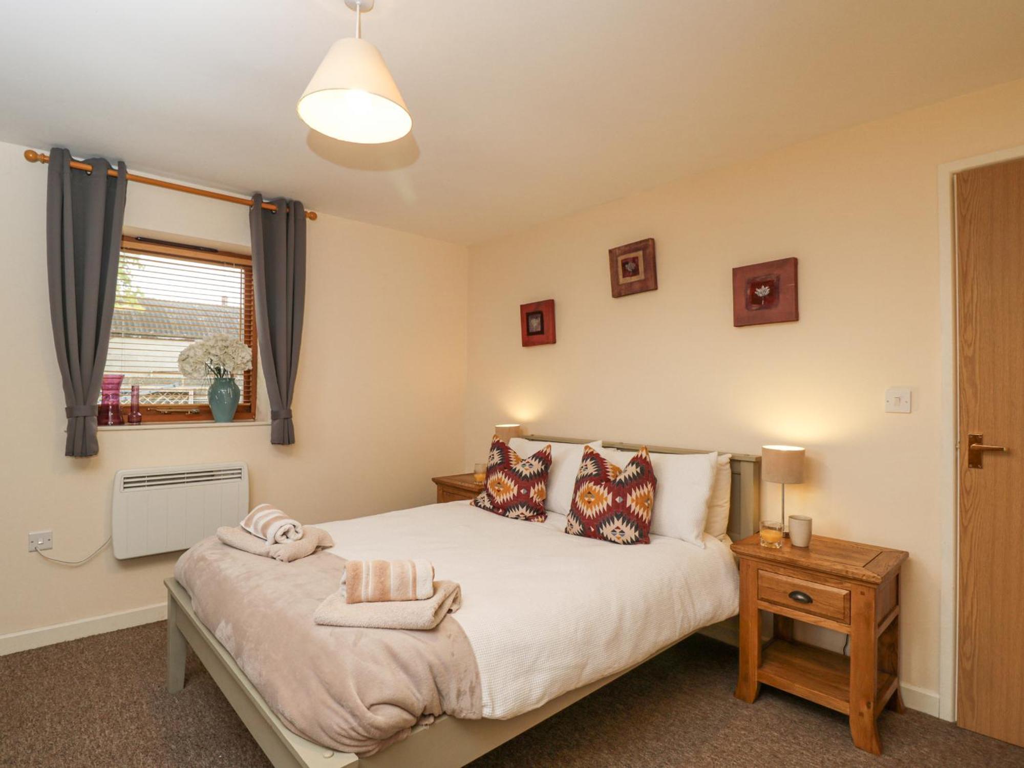 Roan Cottage Lydiard Millicent Bagian luar foto